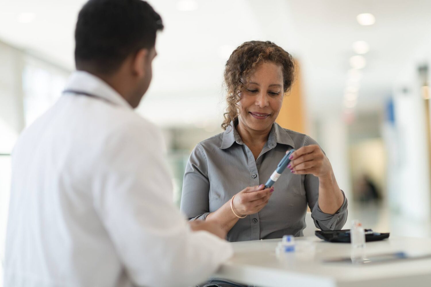 Diabetic patient meets with her doctor