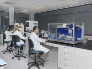 scientist working in bioanalytical lab