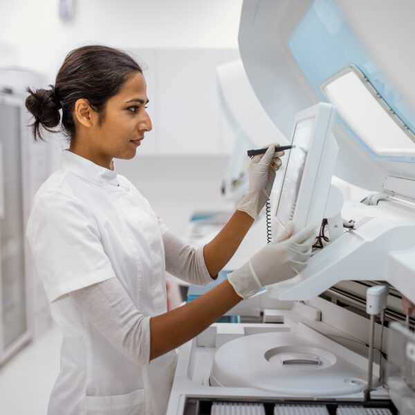 Scientist working in the laboratory